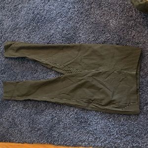 Pin-striped professional leggings